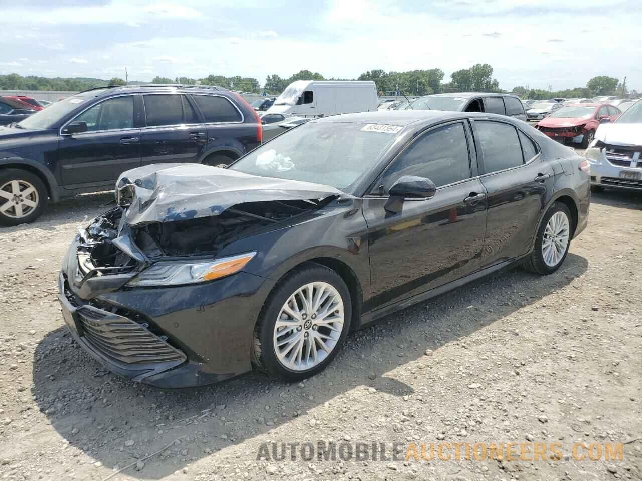 4T1B11HK2JU015932 TOYOTA CAMRY 2018