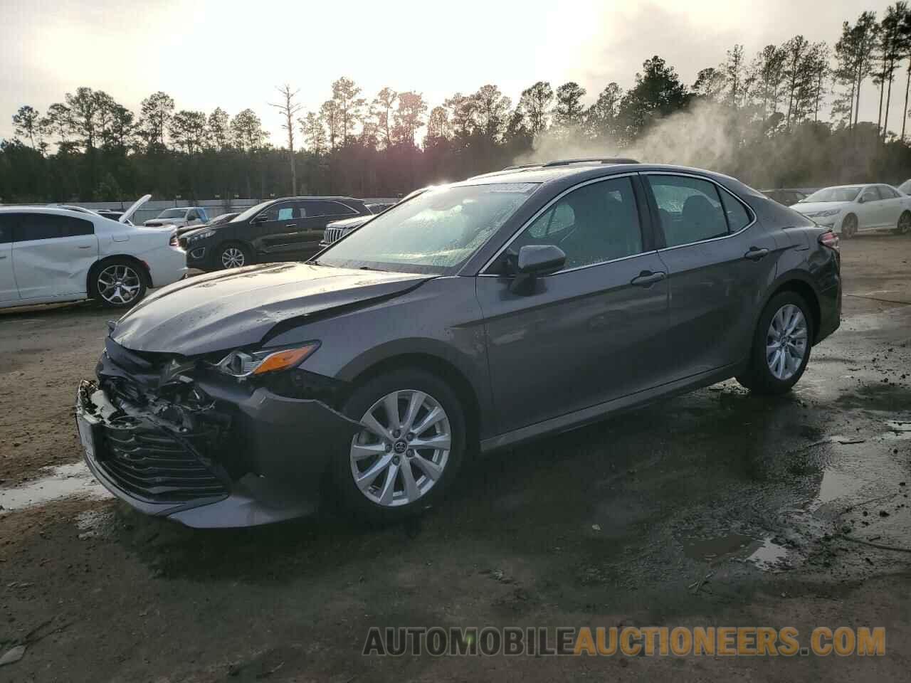 4T1B11HK2JU016739 TOYOTA CAMRY 2018