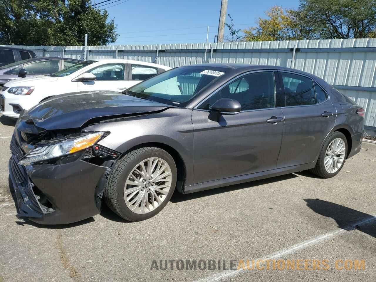 4T1B11HK2JU019110 TOYOTA CAMRY 2018