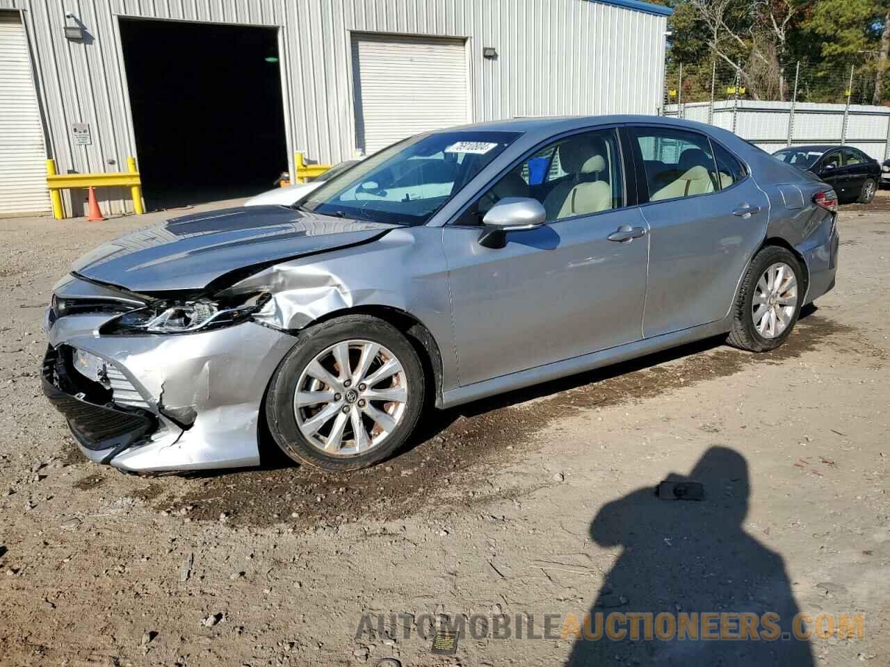 4T1B11HK2JU019656 TOYOTA CAMRY 2018