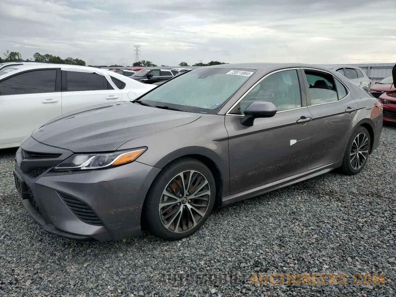 4T1B11HK2JU021374 TOYOTA CAMRY 2018