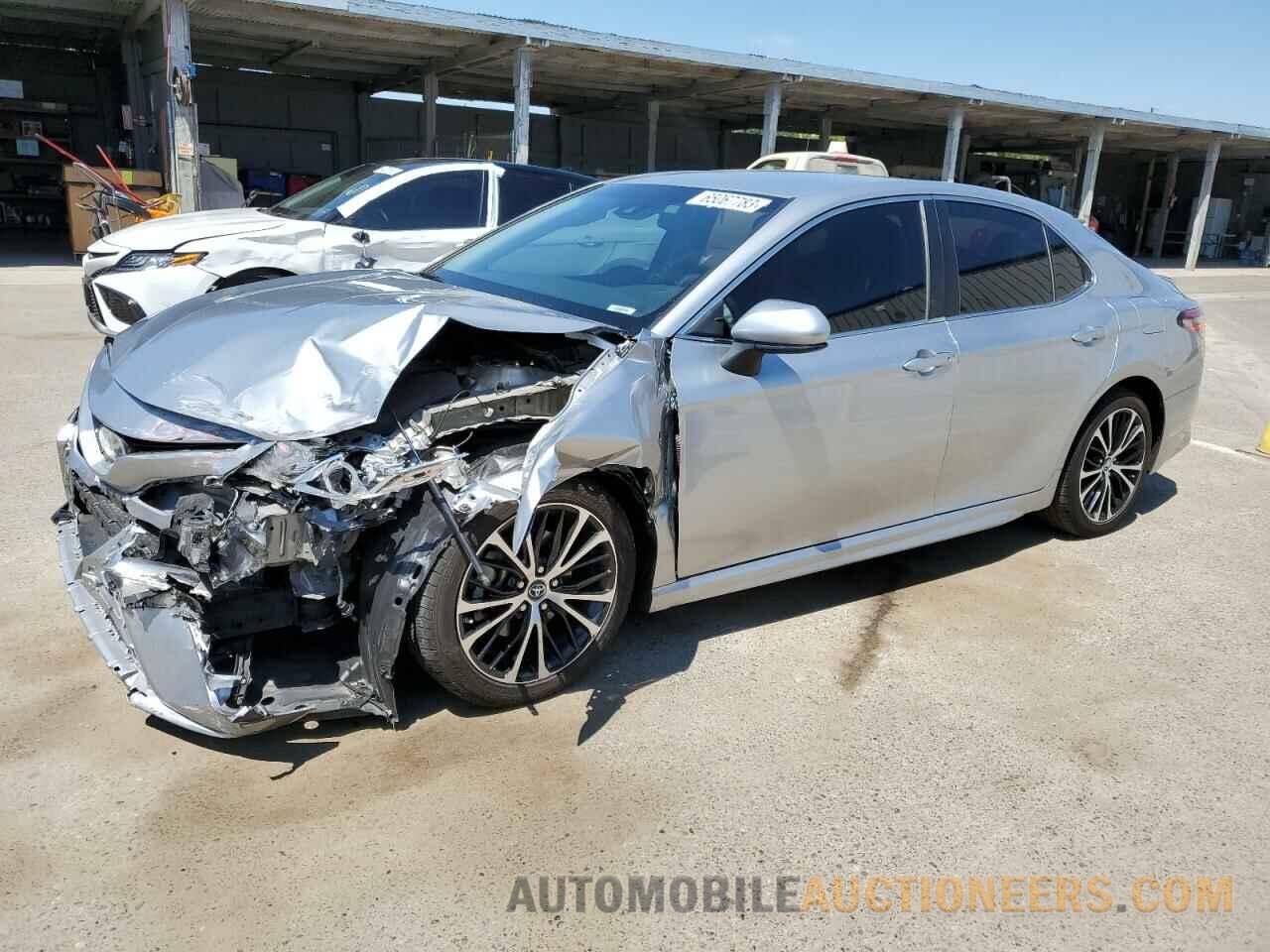 4T1B11HK2JU024596 TOYOTA CAMRY 2018