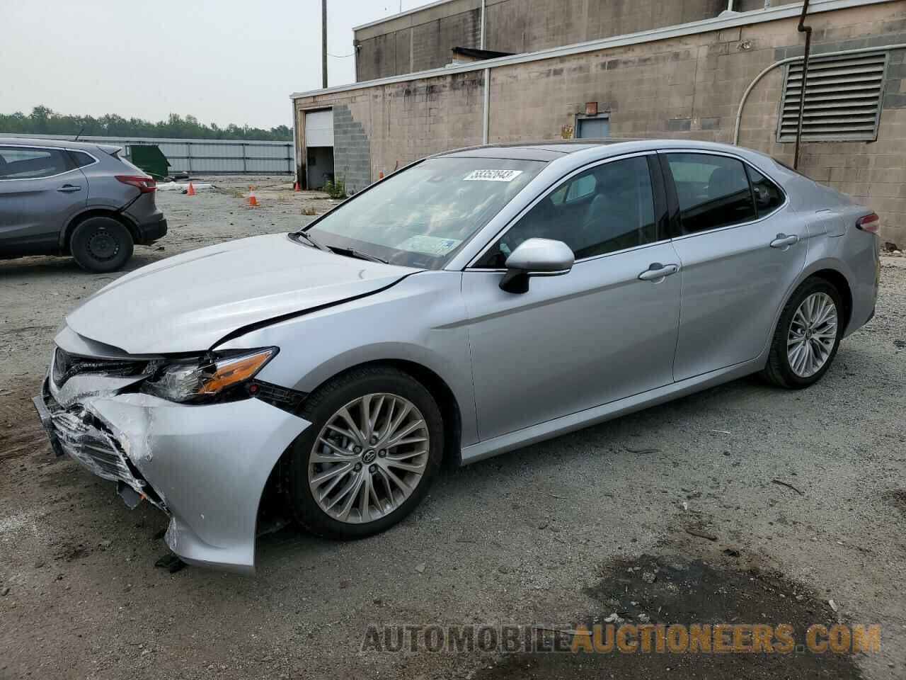 4T1B11HK2JU027174 TOYOTA CAMRY 2018