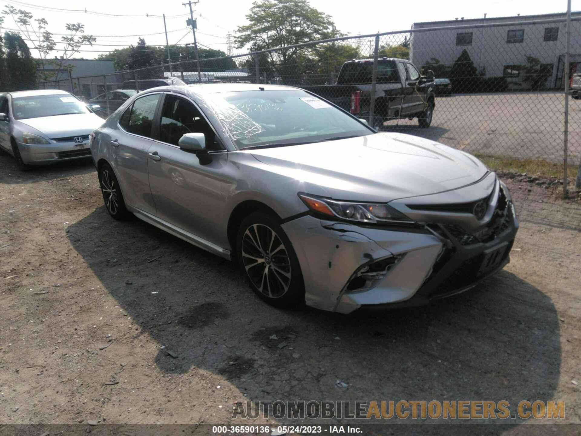 4T1B11HK2JU030477 TOYOTA CAMRY 2018