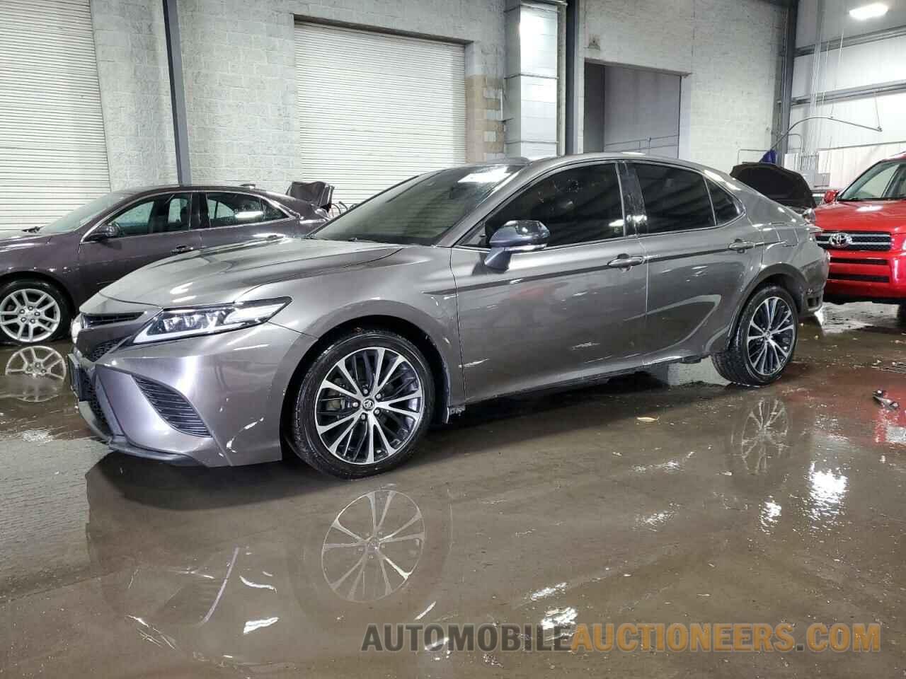 4T1B11HK2JU037512 TOYOTA CAMRY 2018