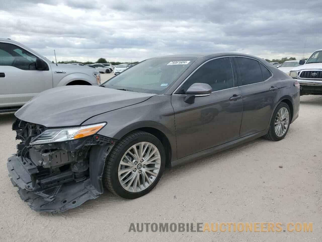 4T1B11HK2JU037753 TOYOTA CAMRY 2018