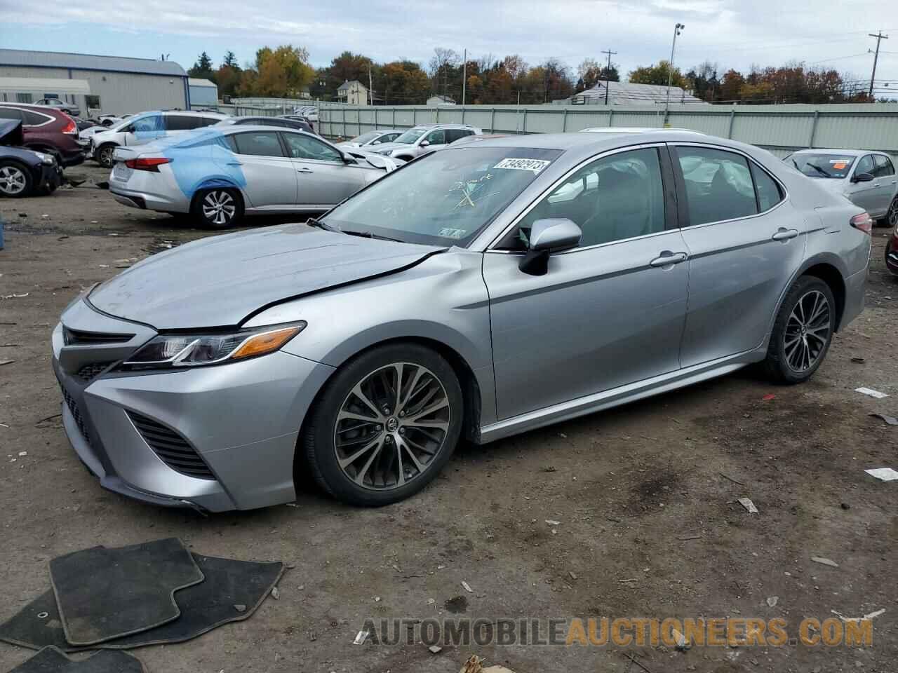 4T1B11HK2JU038594 TOYOTA CAMRY 2018