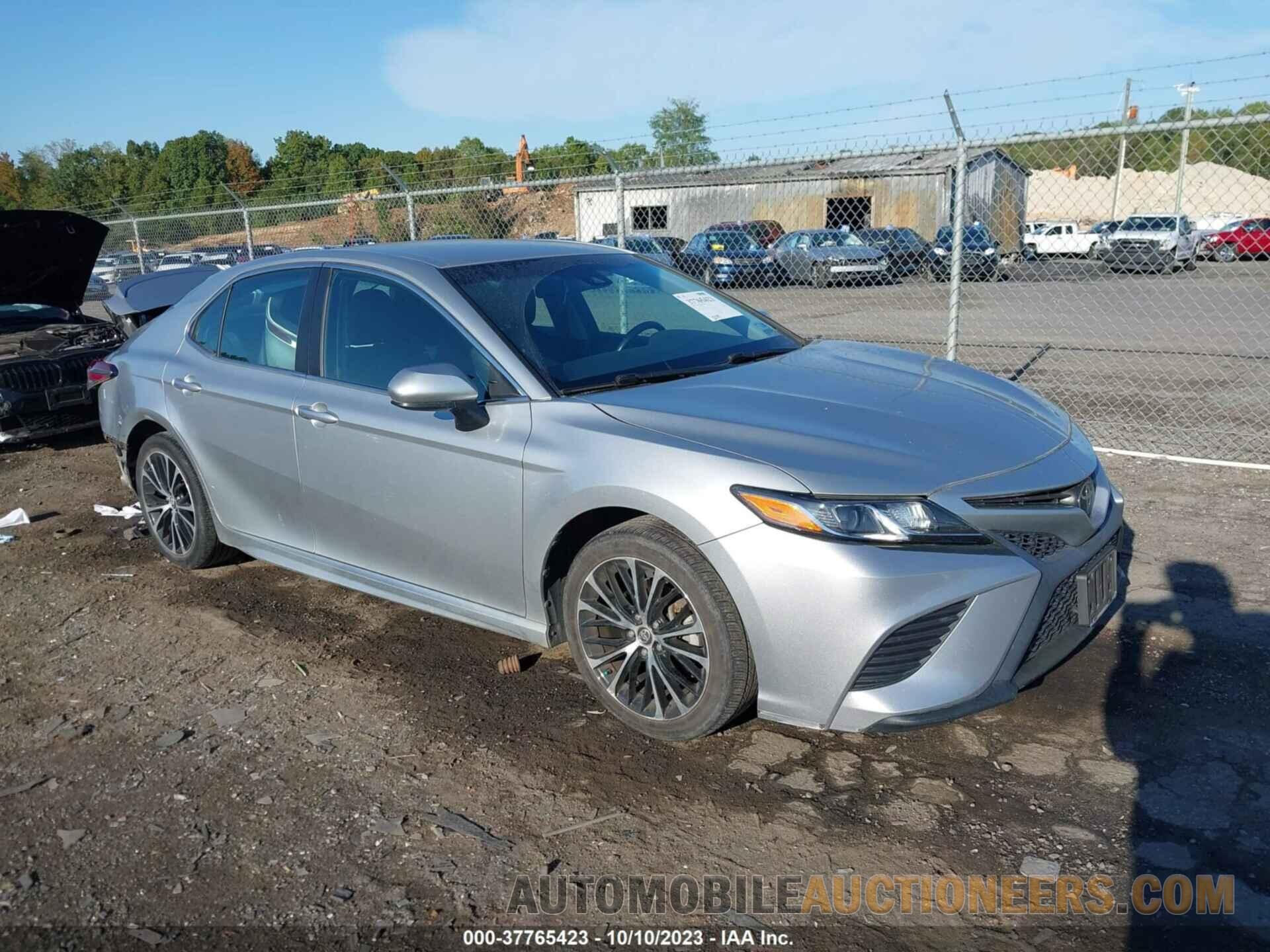 4T1B11HK2JU039020 TOYOTA CAMRY 2018