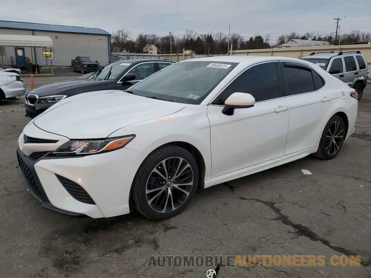 4T1B11HK2JU039227 TOYOTA CAMRY 2018