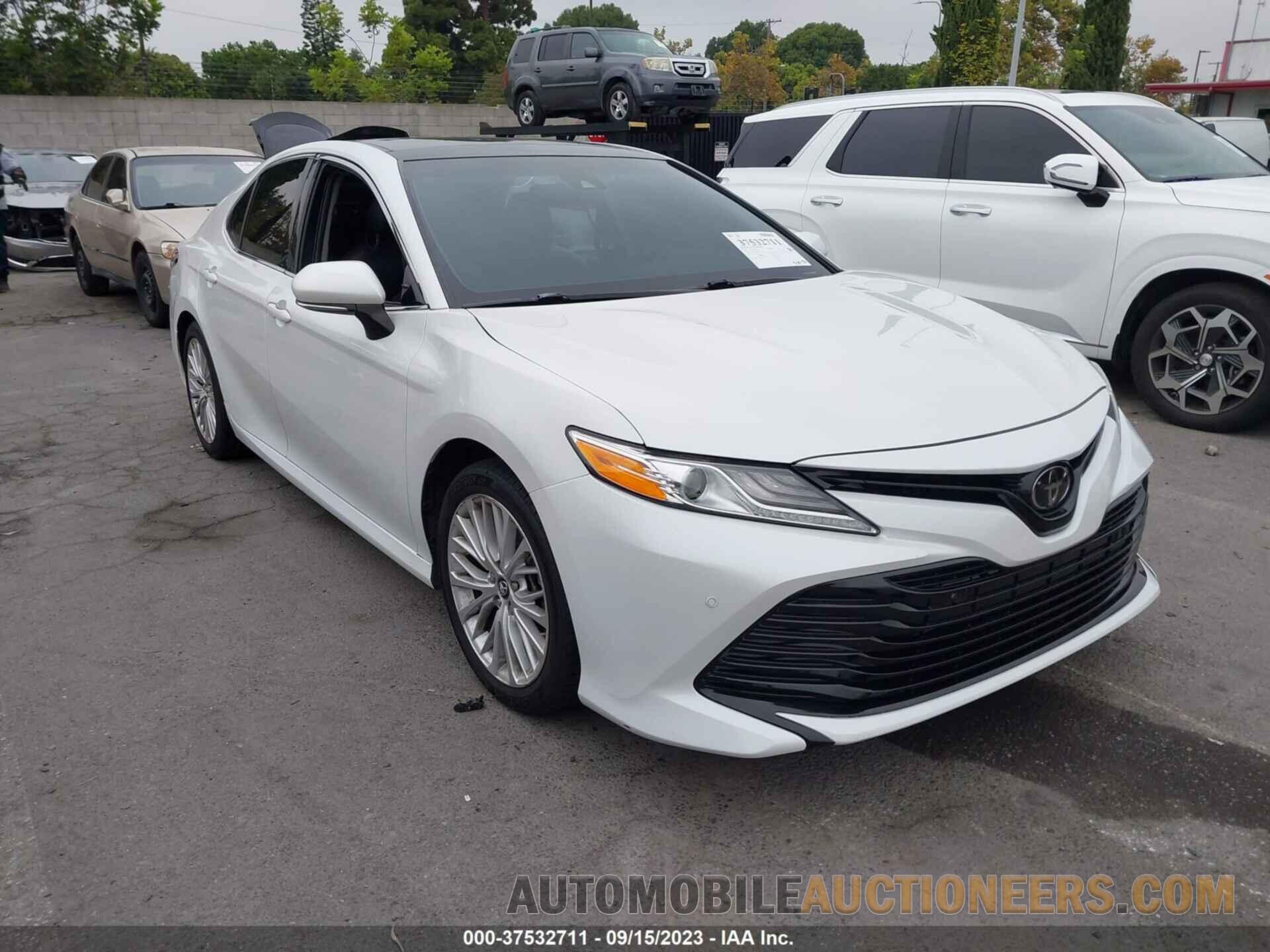 4T1B11HK2JU048669 TOYOTA CAMRY 2018