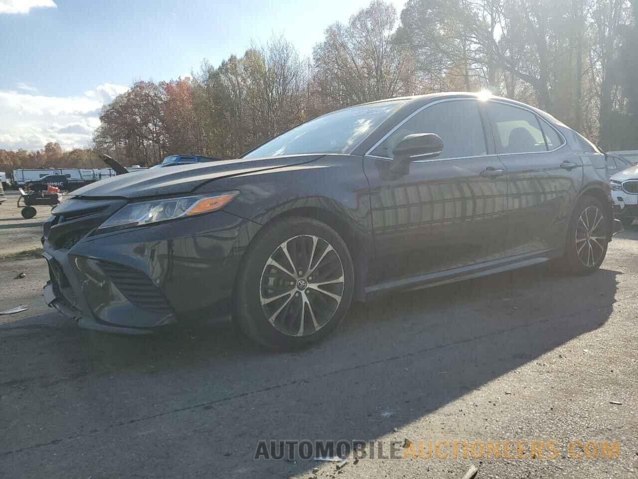 4T1B11HK2JU051054 TOYOTA CAMRY 2018