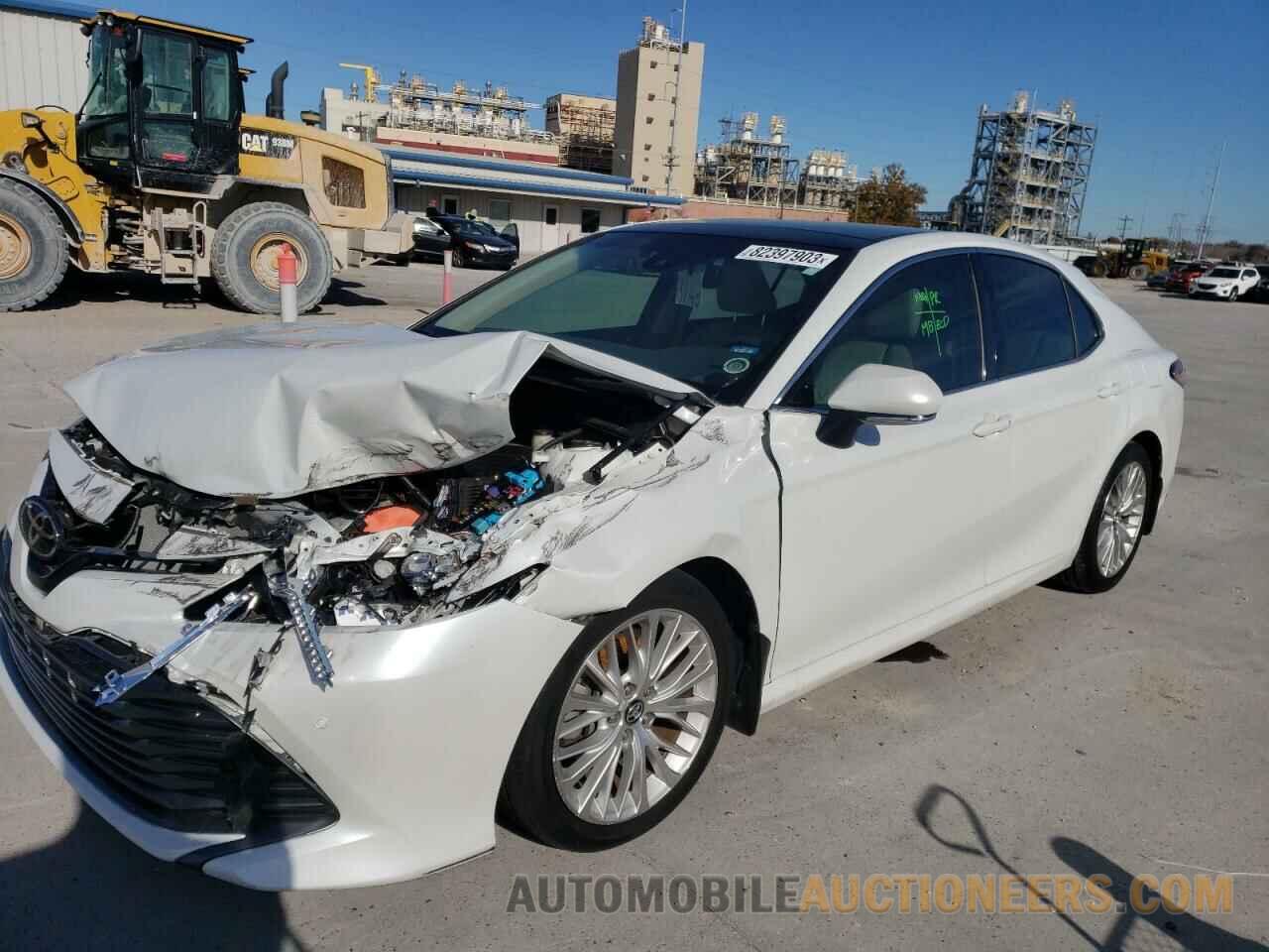 4T1B11HK2JU052950 TOYOTA CAMRY 2018