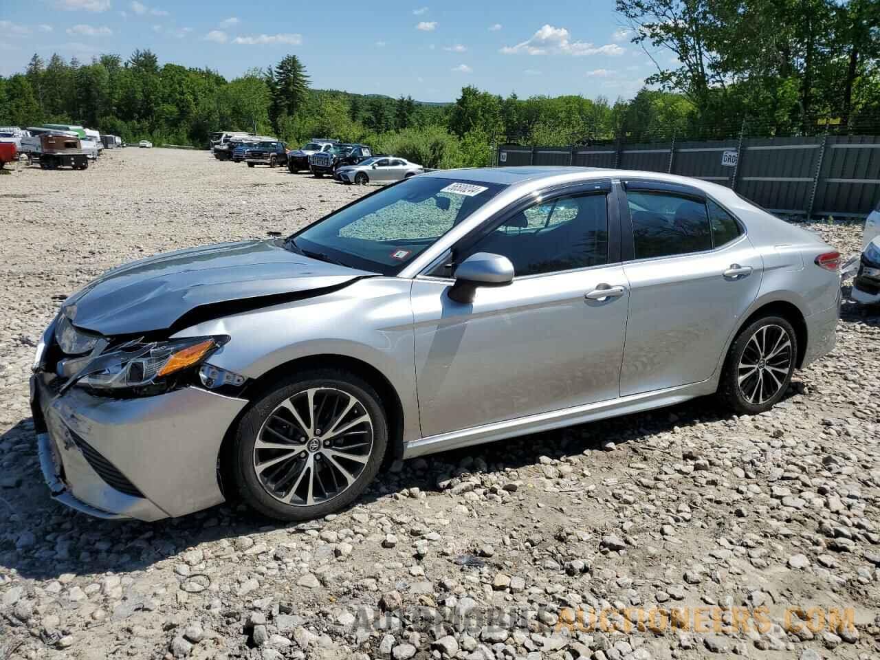 4T1B11HK2JU053810 TOYOTA CAMRY 2018