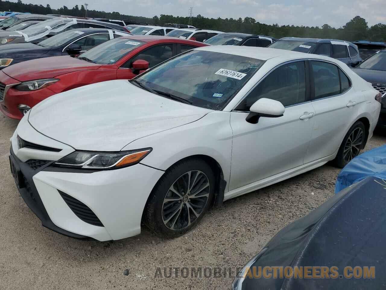 4T1B11HK2JU054780 TOYOTA CAMRY 2018