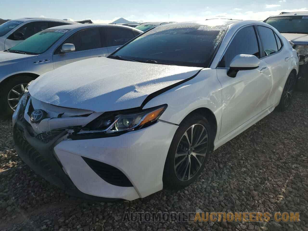 4T1B11HK2JU059770 TOYOTA CAMRY 2018