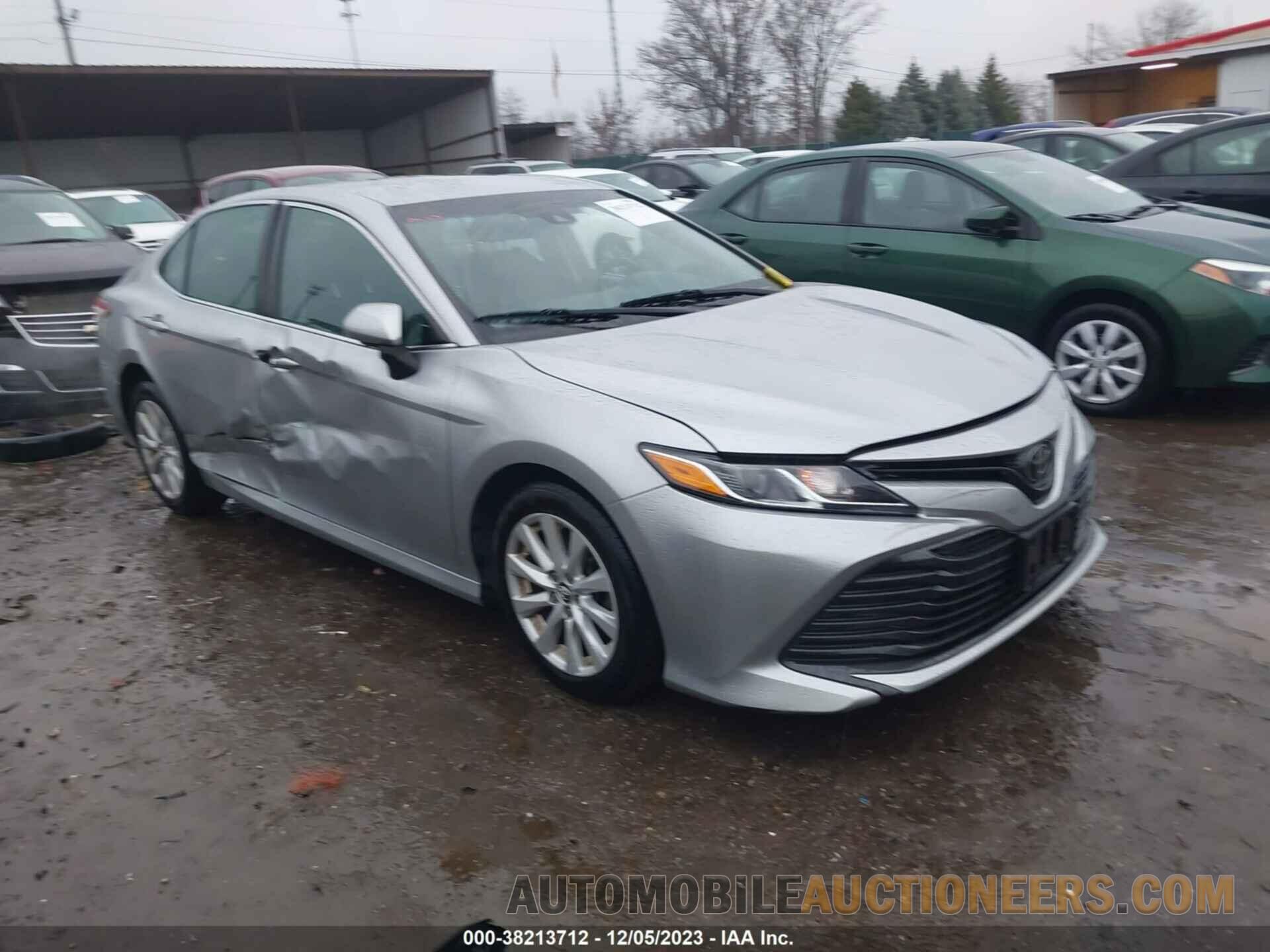 4T1B11HK2JU060269 TOYOTA CAMRY 2018