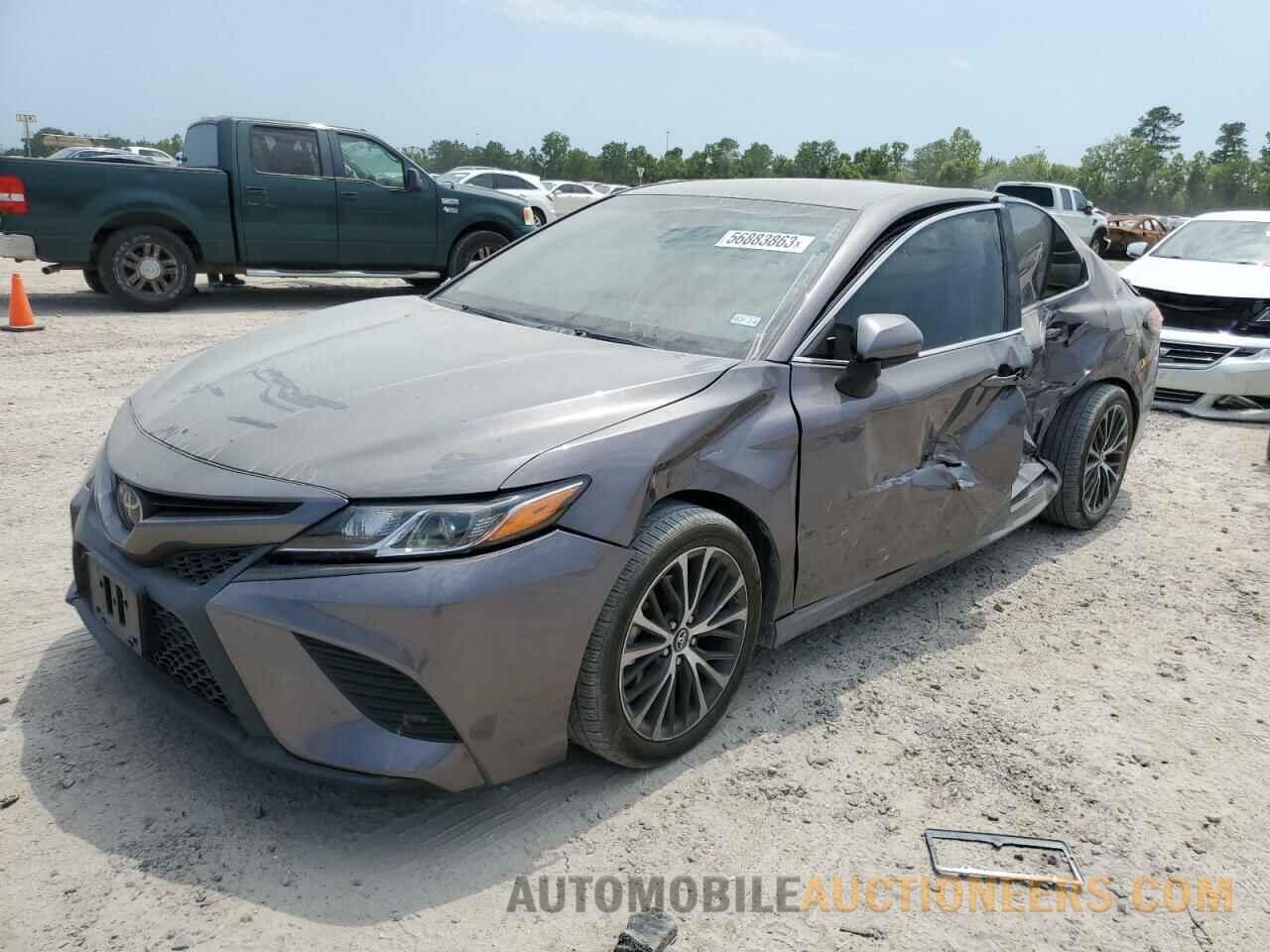 4T1B11HK2JU062104 TOYOTA CAMRY 2018