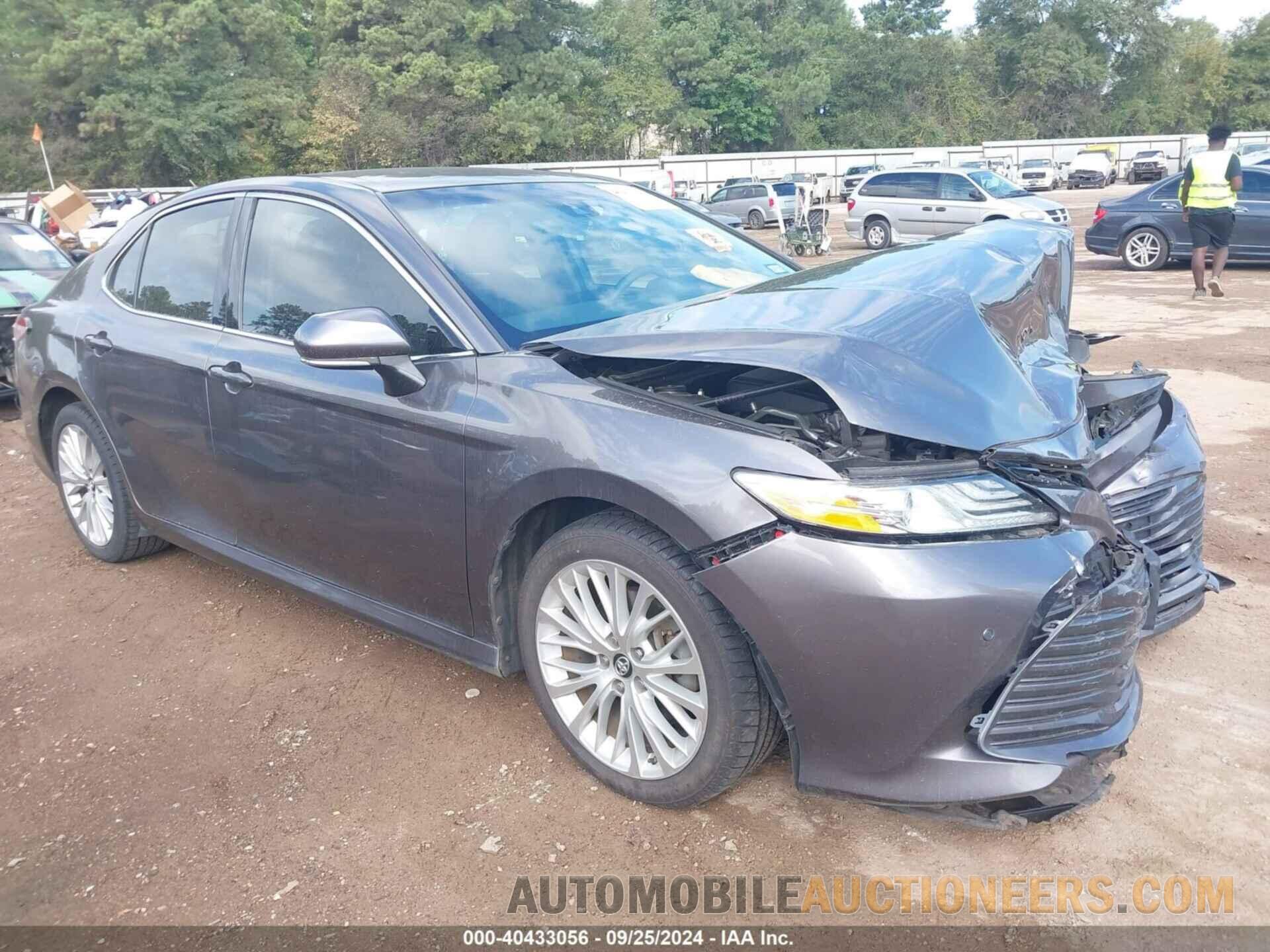 4T1B11HK2JU062782 TOYOTA CAMRY 2018