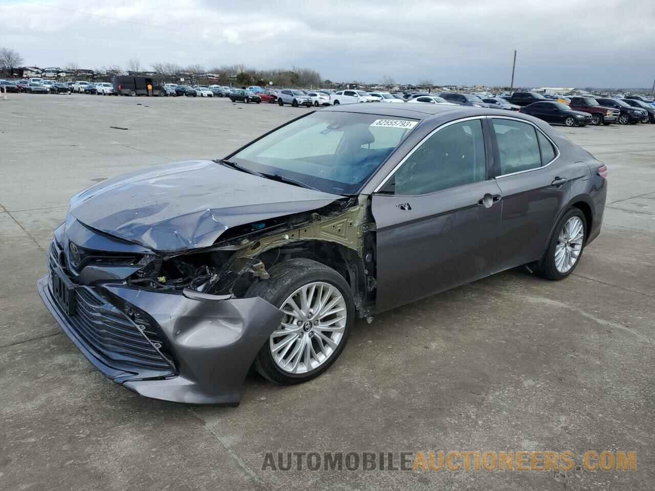 4T1B11HK2JU063351 TOYOTA CAMRY 2018