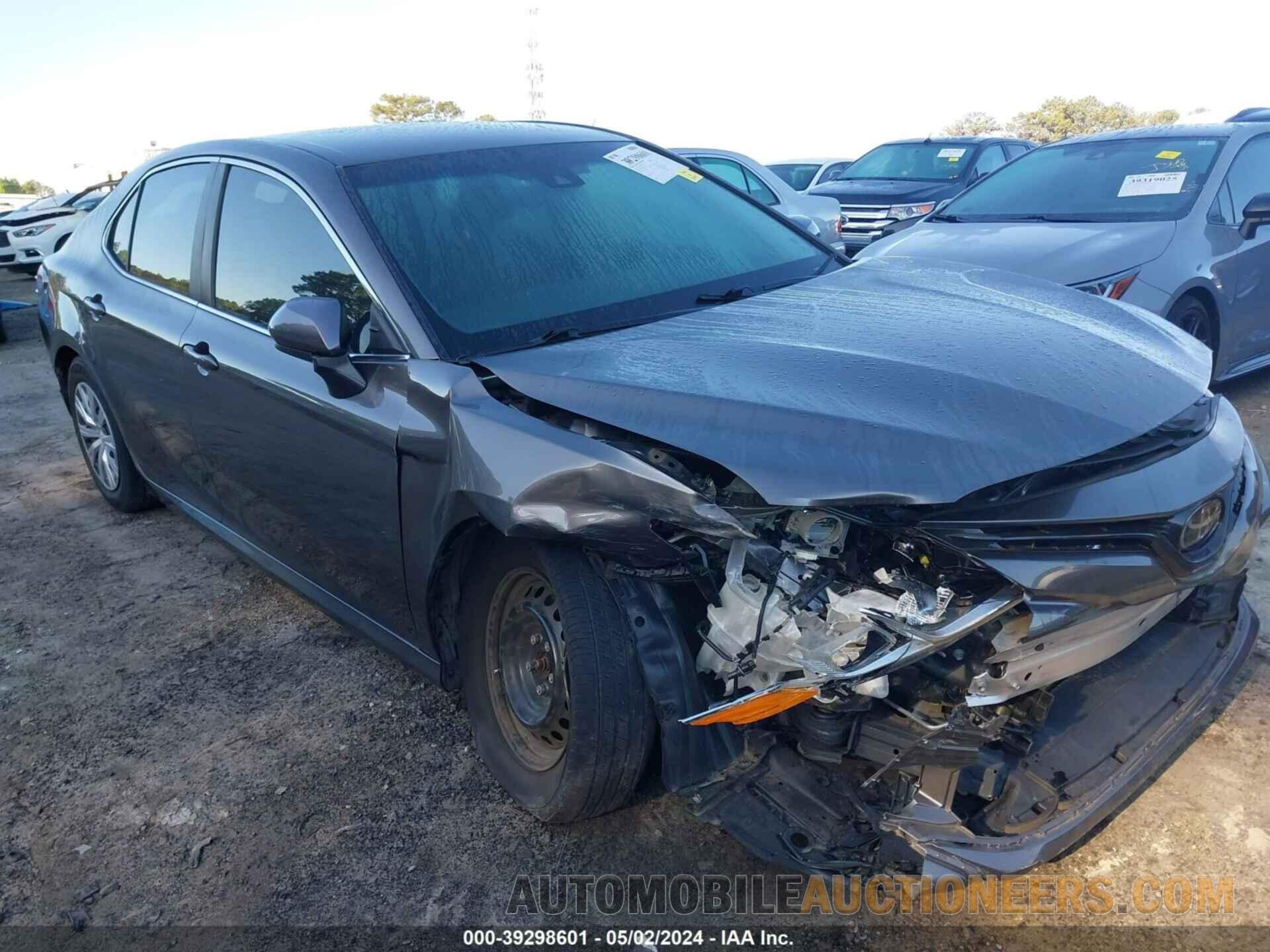 4T1B11HK2JU063639 TOYOTA CAMRY 2018