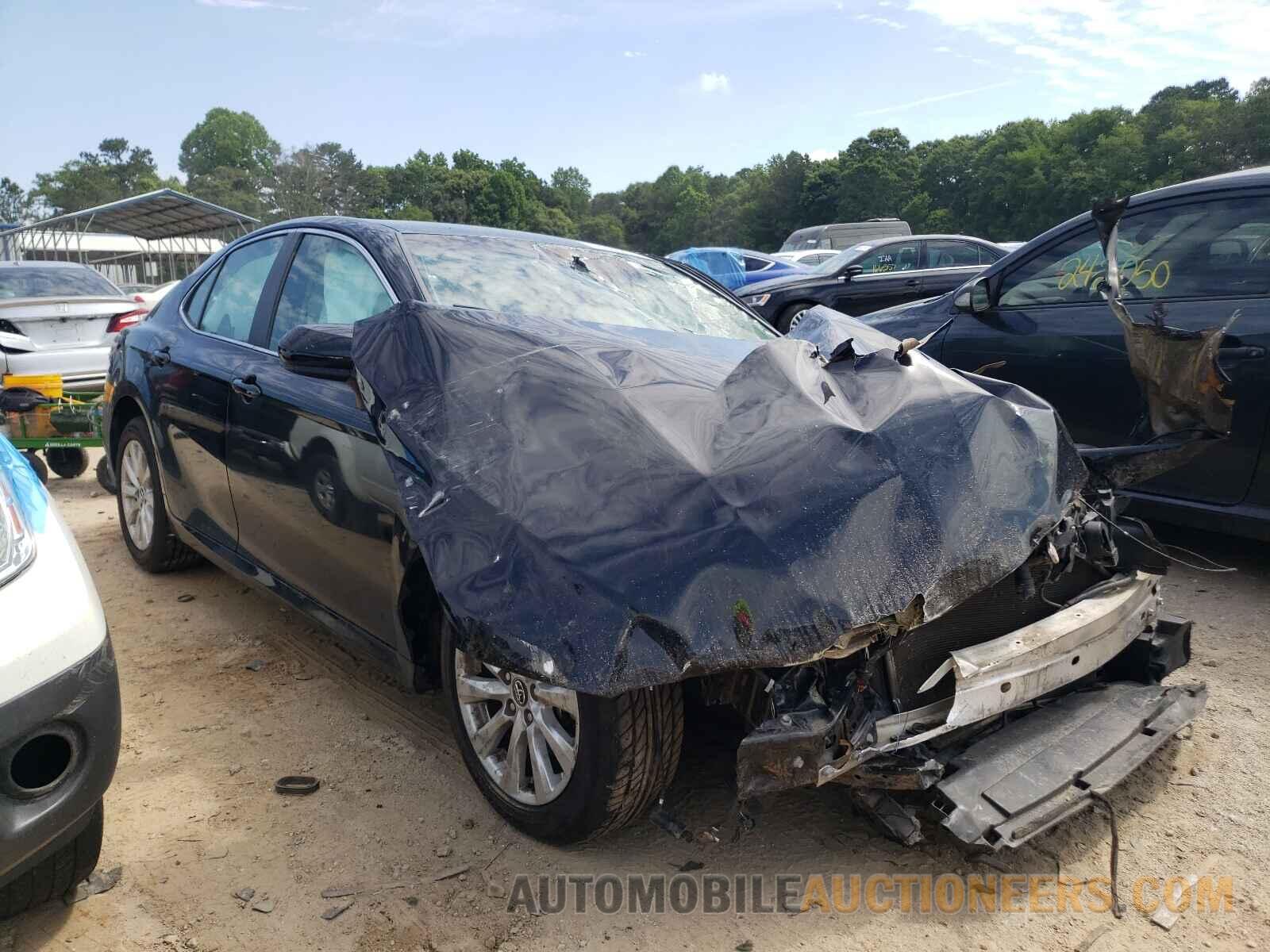 4T1B11HK2JU069974 TOYOTA CAMRY 2018