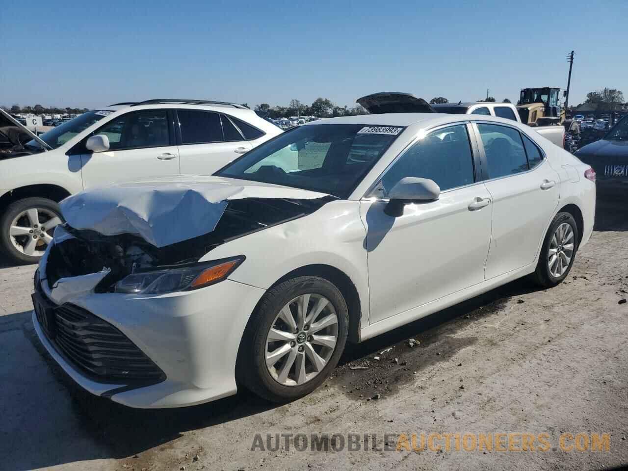 4T1B11HK2JU070882 TOYOTA CAMRY 2018