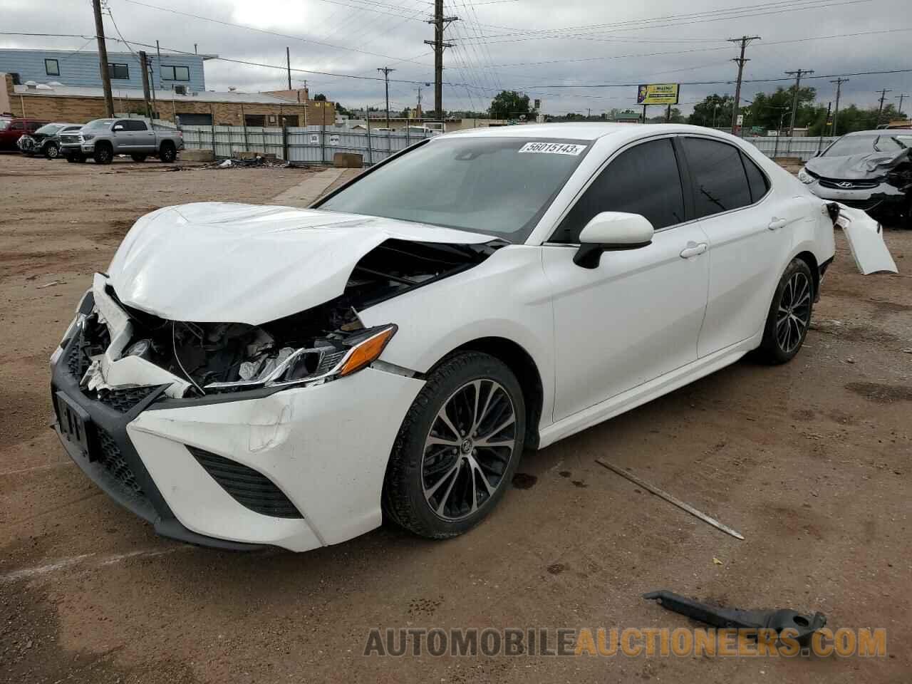 4T1B11HK2JU071501 TOYOTA CAMRY 2018