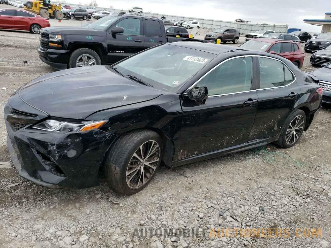 4T1B11HK2JU071983 TOYOTA CAMRY 2018