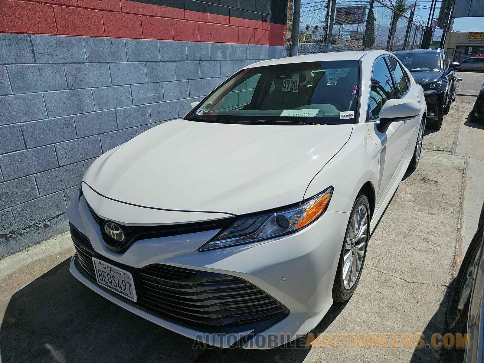 4T1B11HK2JU072082 Toyota Camry 2018