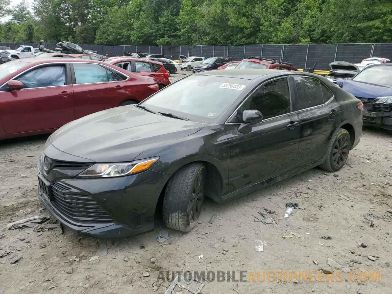 4T1B11HK2JU076570 TOYOTA CAMRY 2018