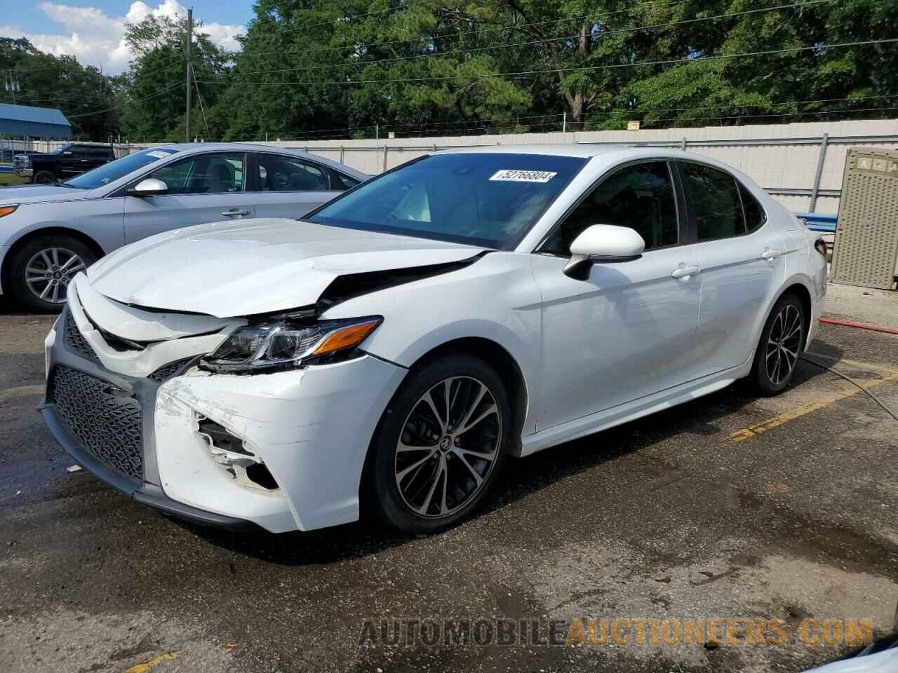 4T1B11HK2JU076729 TOYOTA CAMRY 2018