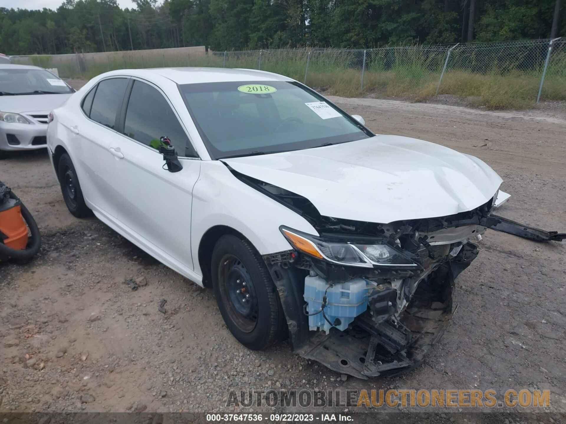 4T1B11HK2JU078092 TOYOTA CAMRY 2018