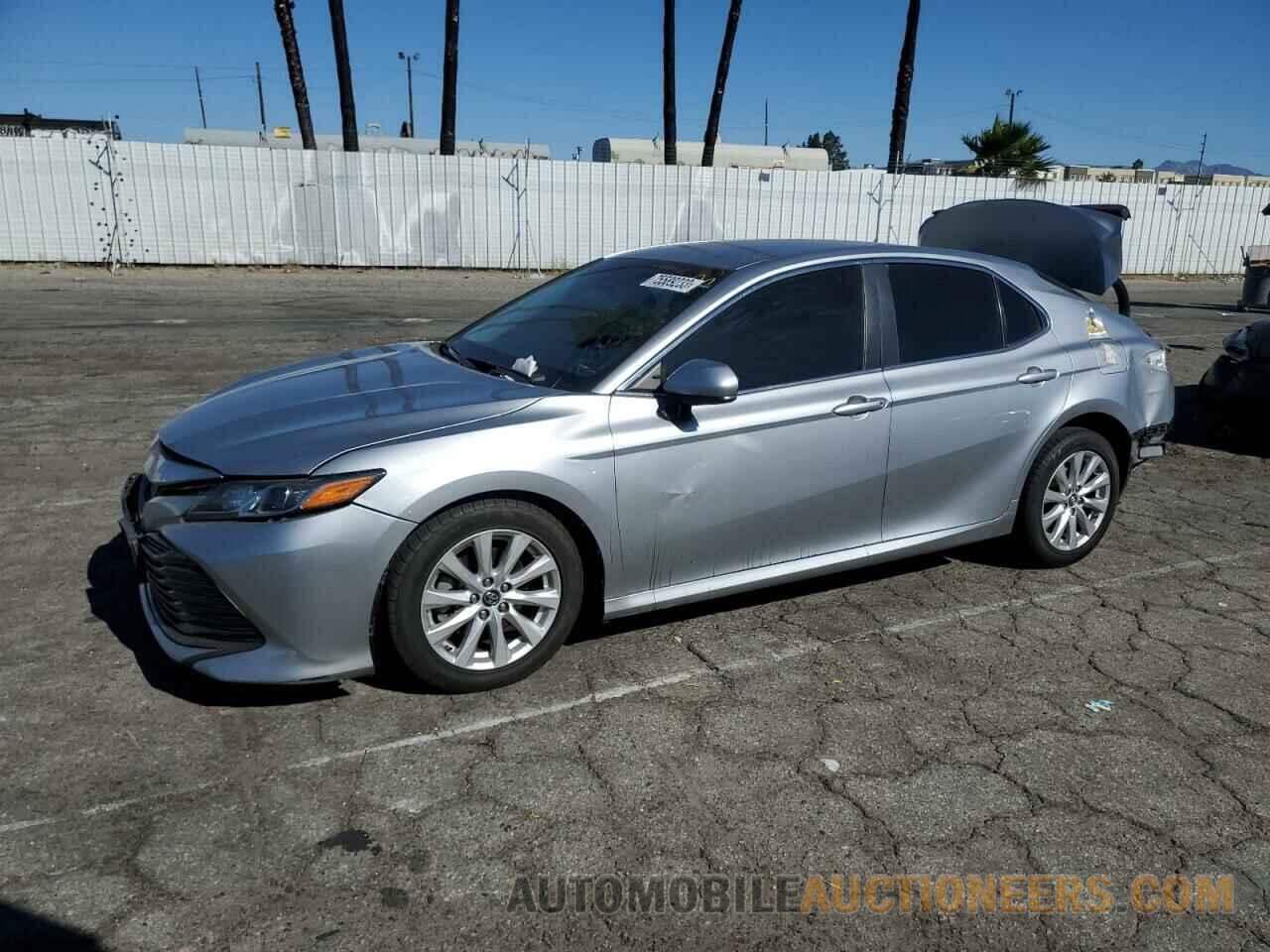 4T1B11HK2JU078657 TOYOTA CAMRY 2018