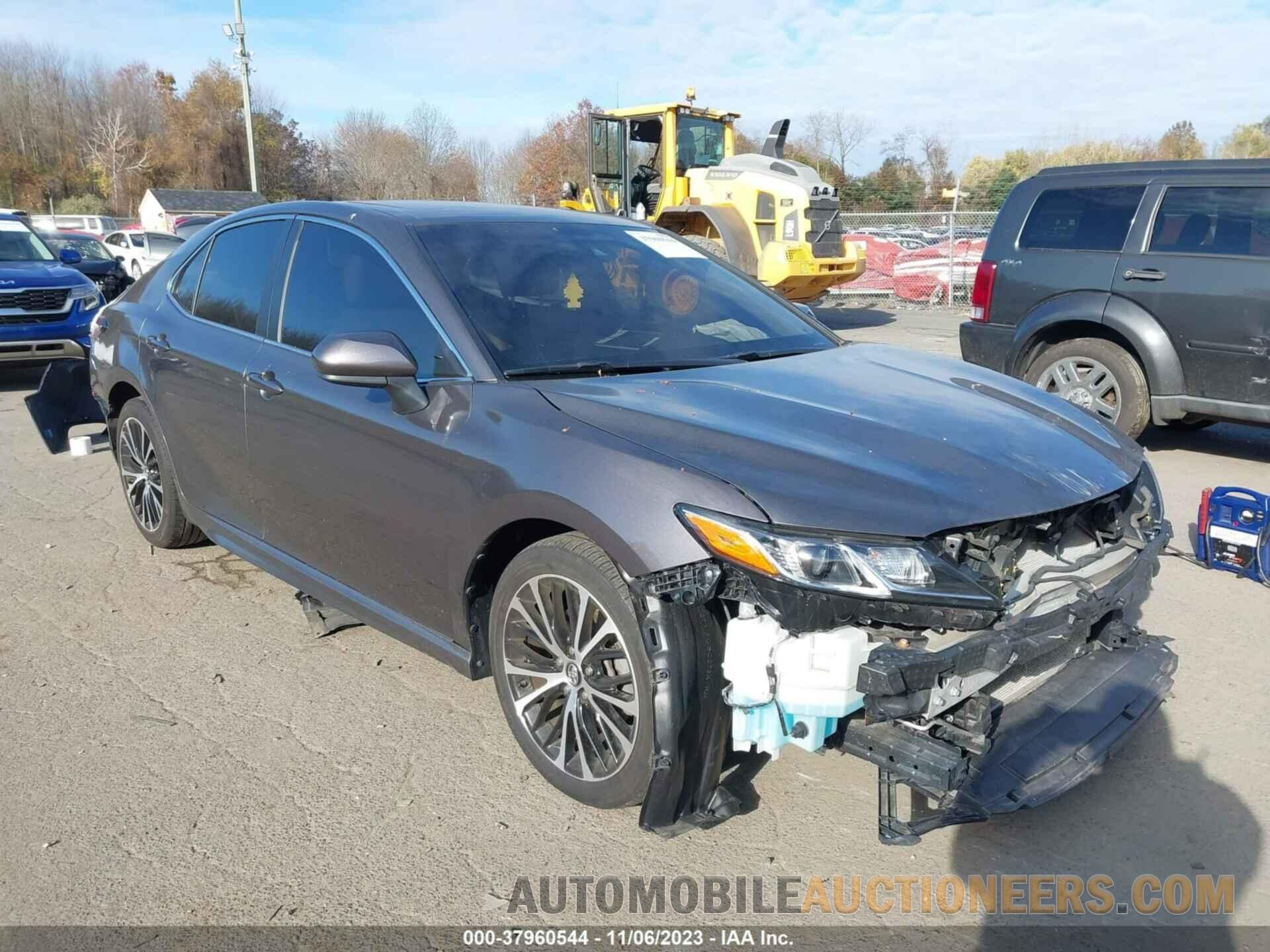 4T1B11HK2JU079498 TOYOTA CAMRY 2018