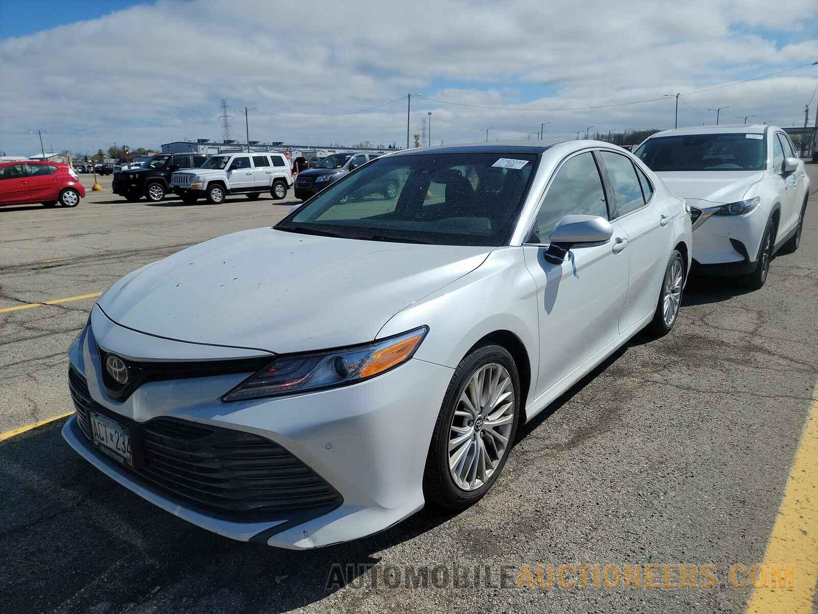 4T1B11HK2JU081008 Toyota Camry 2018