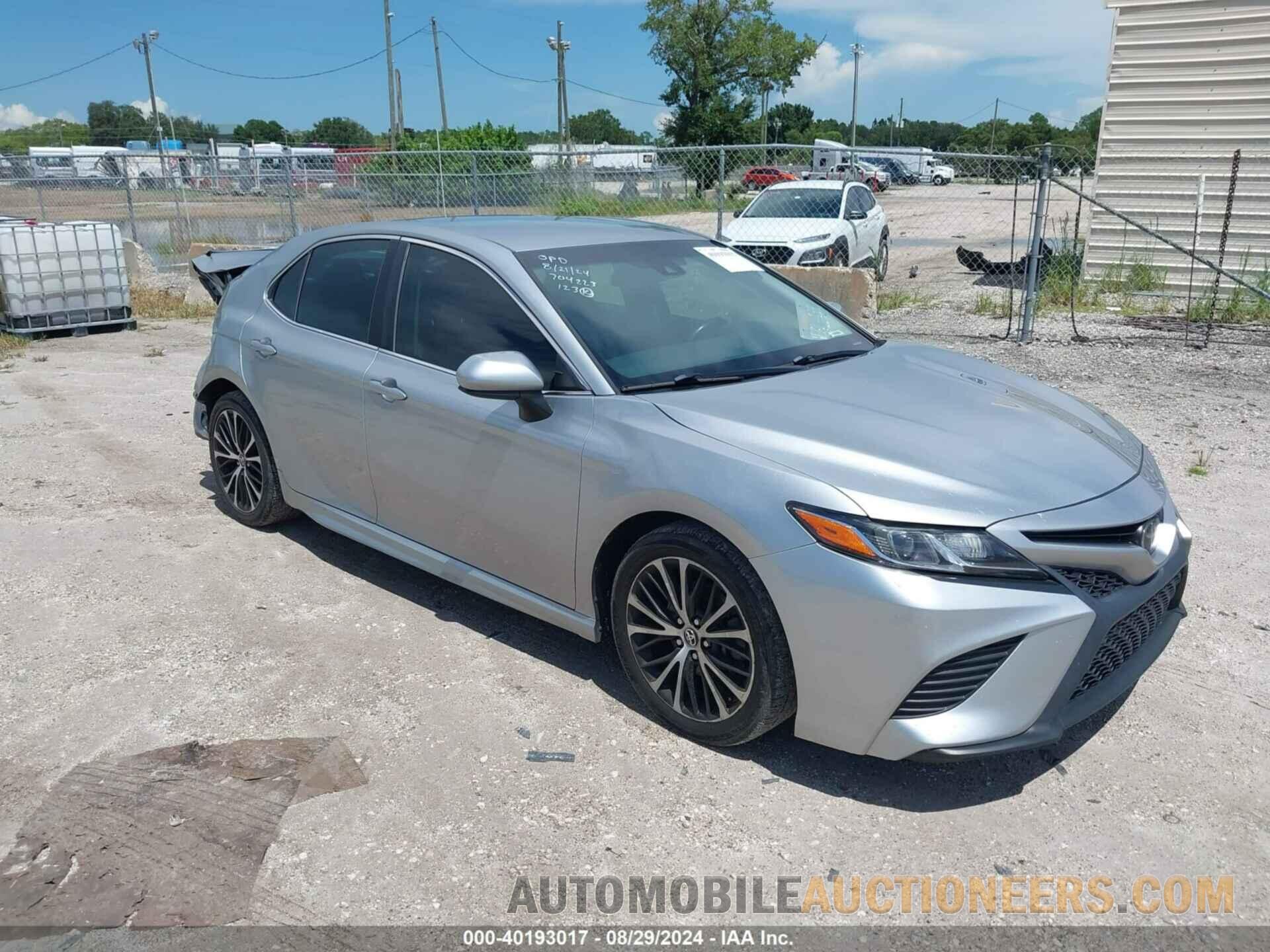 4T1B11HK2JU082174 TOYOTA CAMRY 2018