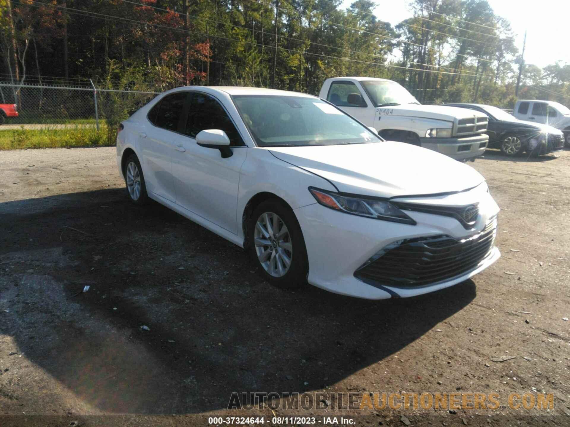 4T1B11HK2JU082496 TOYOTA CAMRY 2018