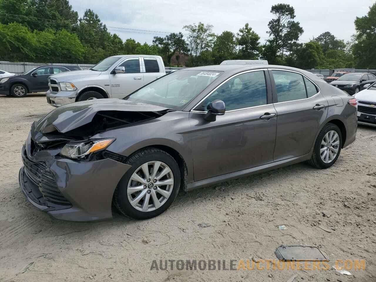 4T1B11HK2JU085348 TOYOTA CAMRY 2018