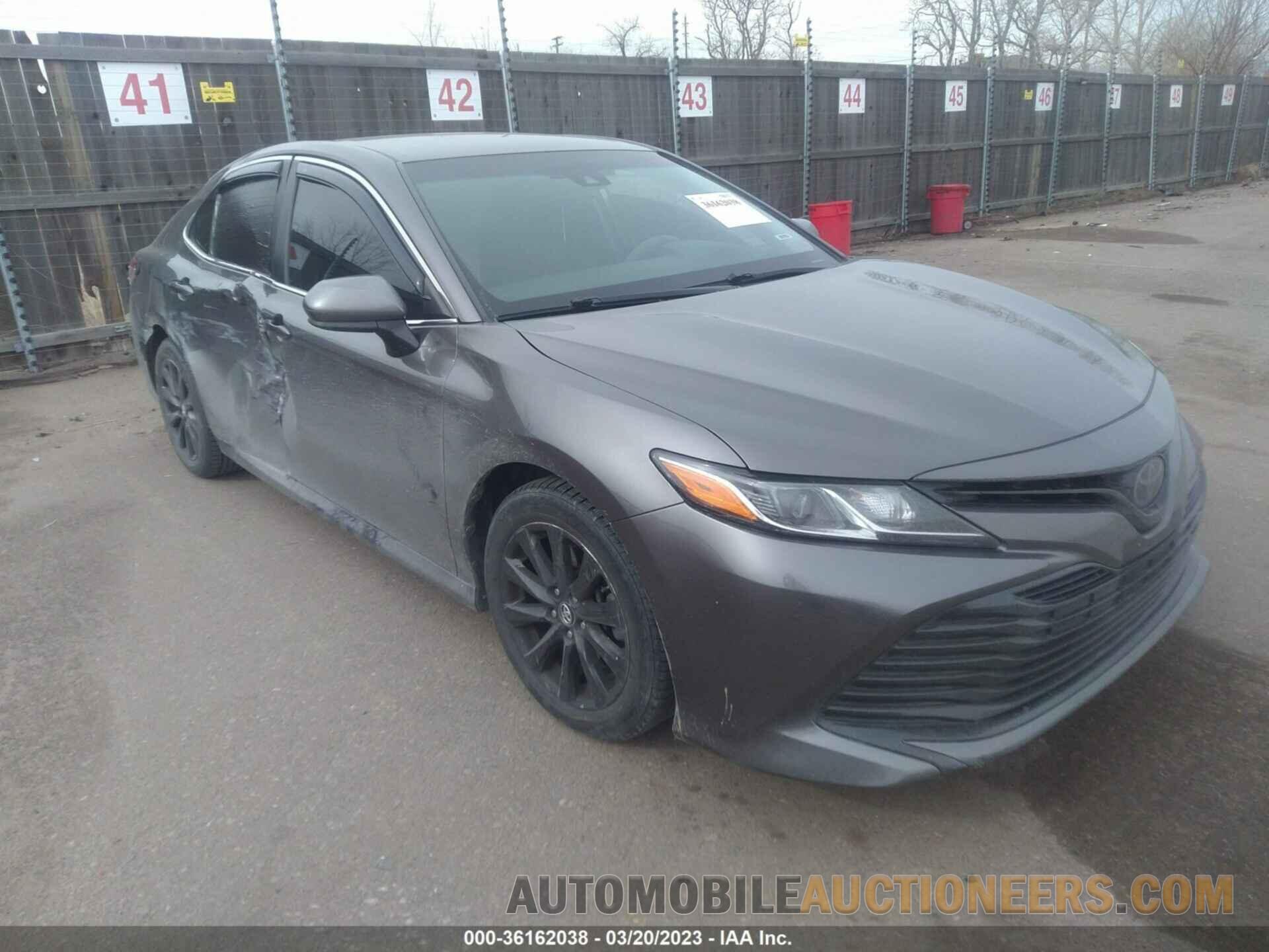 4T1B11HK2JU087035 TOYOTA CAMRY 2018