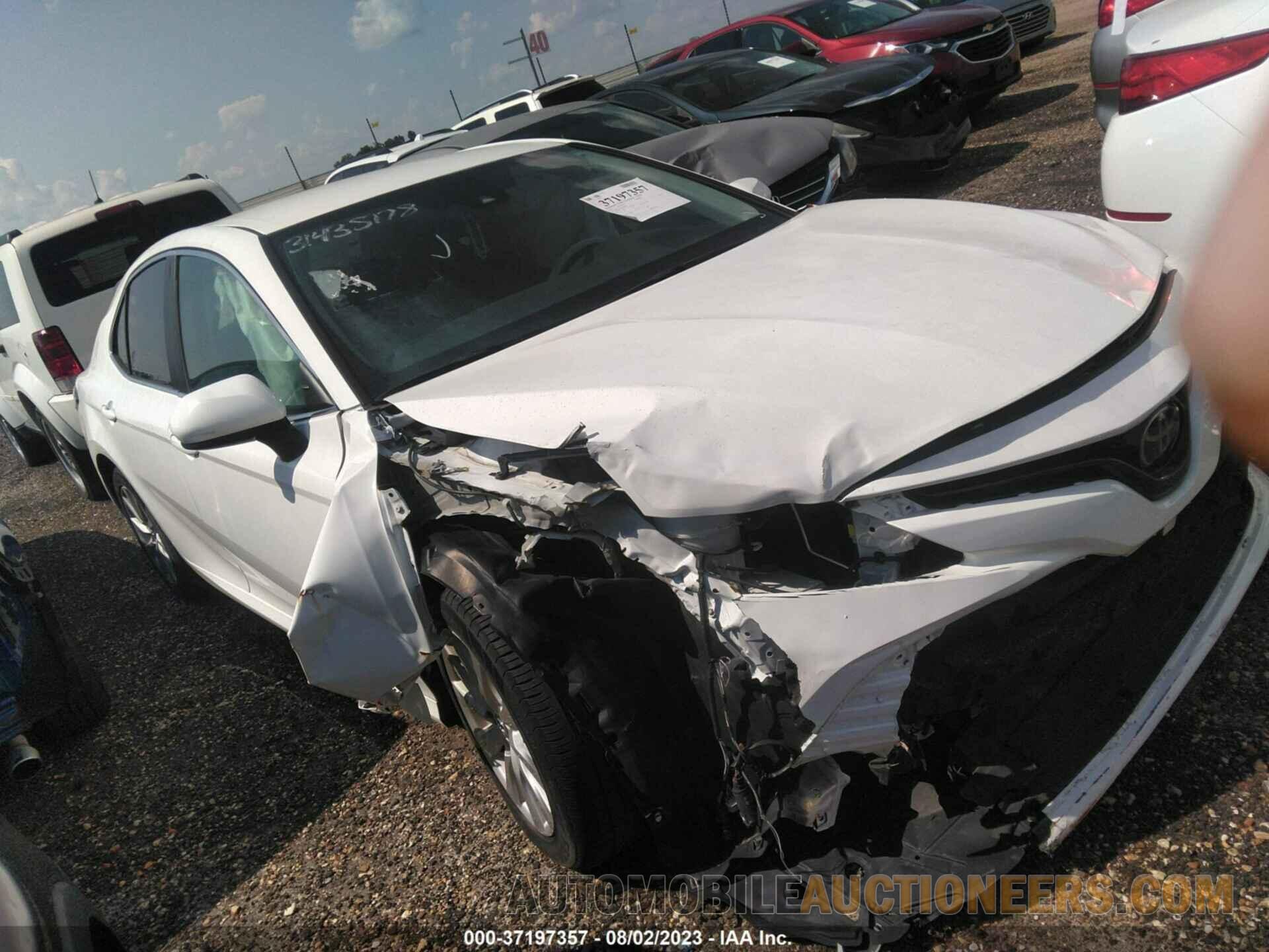 4T1B11HK2JU088170 TOYOTA CAMRY 2018