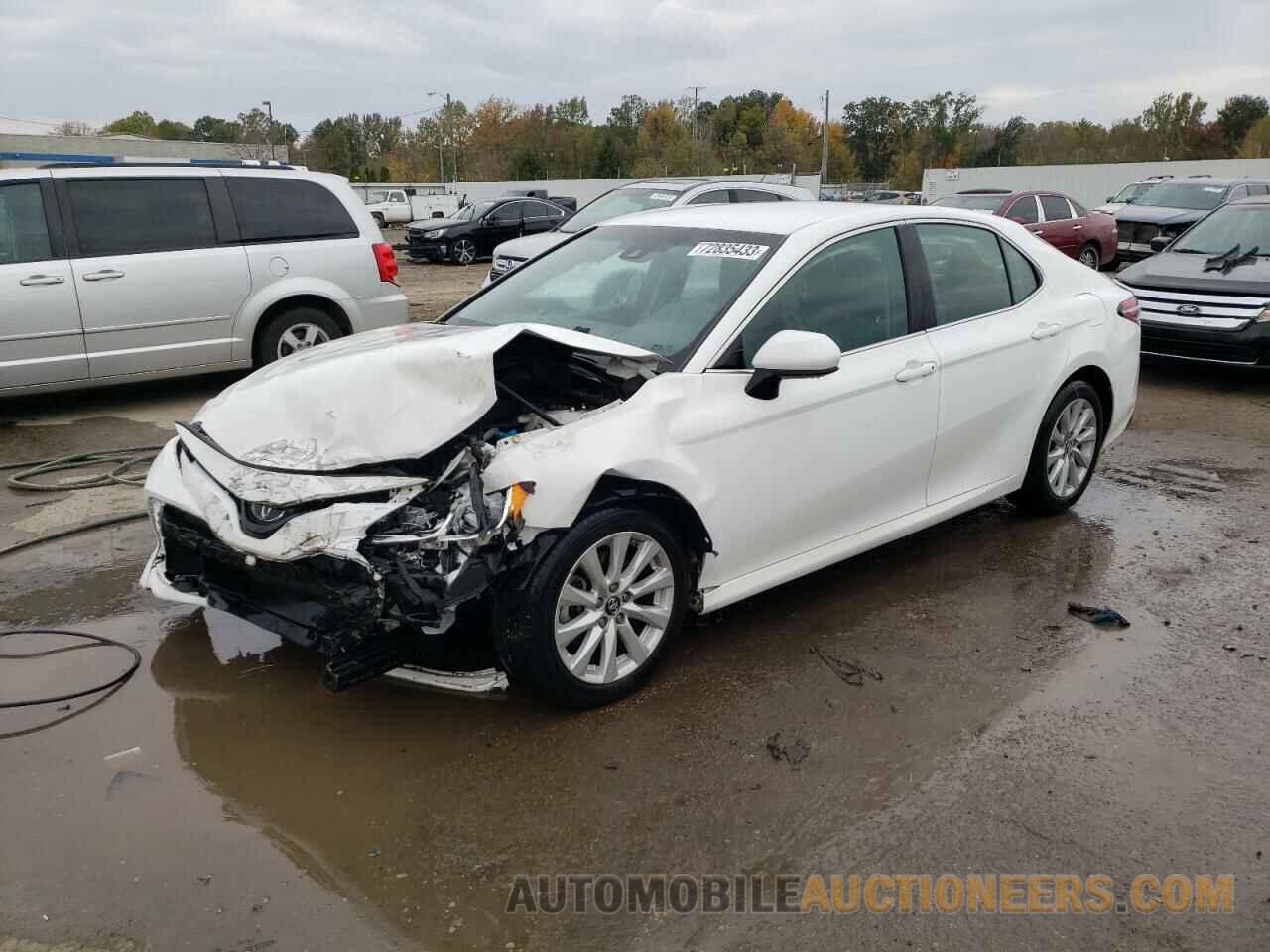 4T1B11HK2JU090890 TOYOTA CAMRY 2018