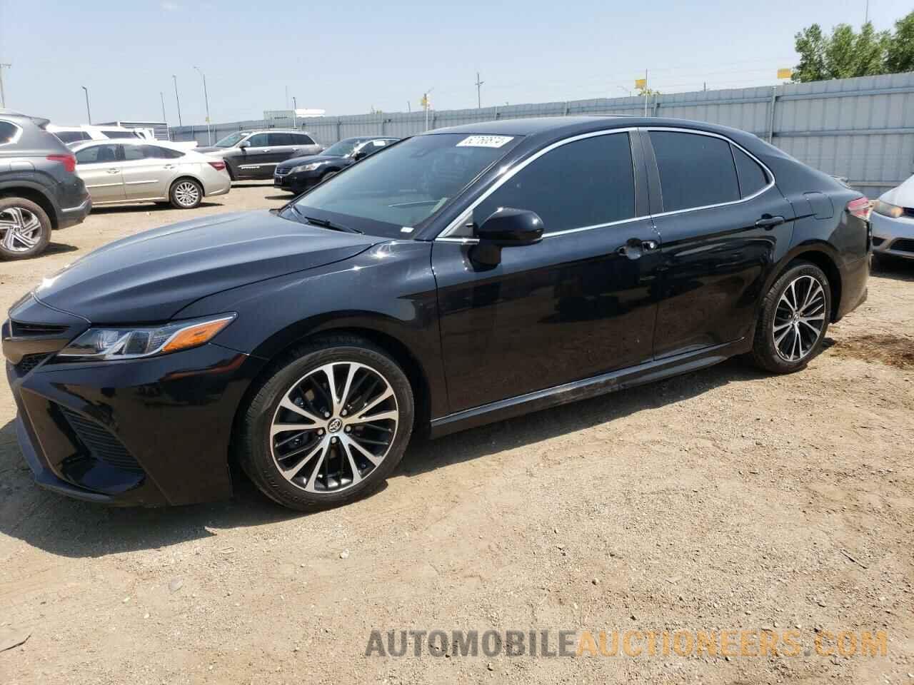 4T1B11HK2JU091036 TOYOTA CAMRY 2018