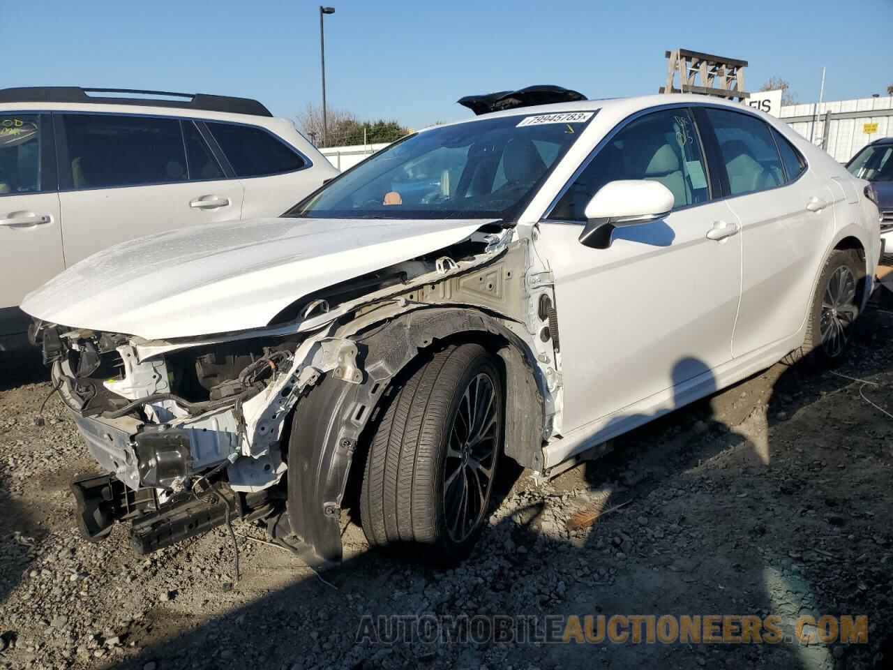 4T1B11HK2JU091053 TOYOTA CAMRY 2018