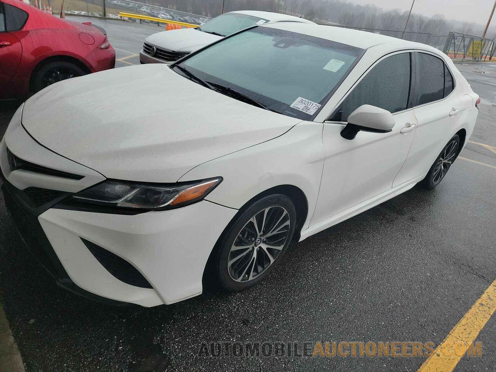 4T1B11HK2JU092736 Toyota Camry 2018