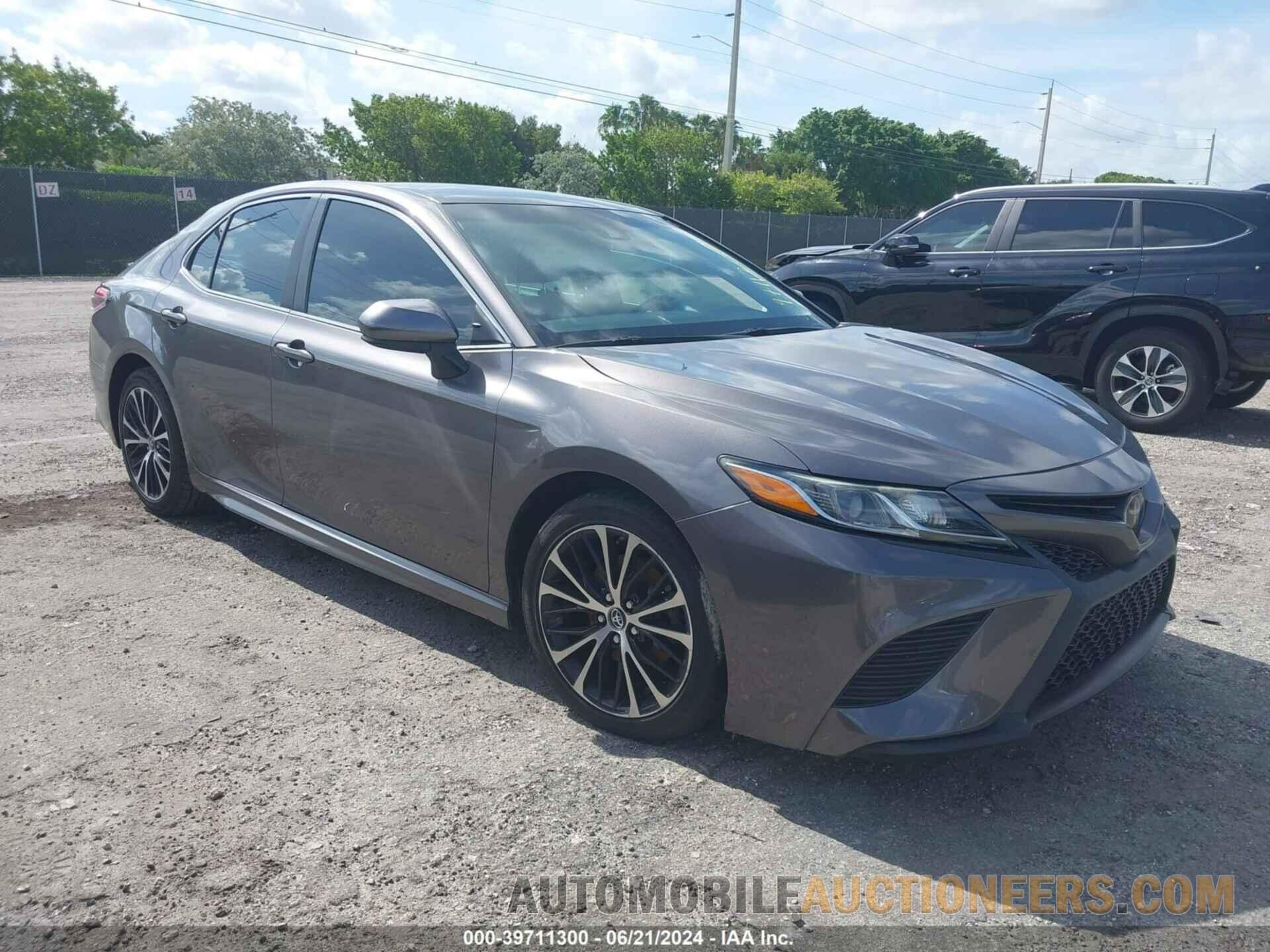 4T1B11HK2JU101046 TOYOTA CAMRY 2018