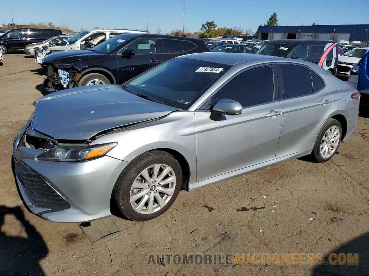 4T1B11HK2JU102133 TOYOTA CAMRY 2018