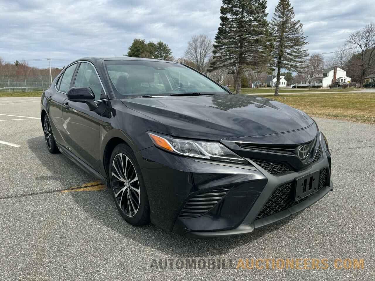 4T1B11HK2JU109096 TOYOTA CAMRY 2018