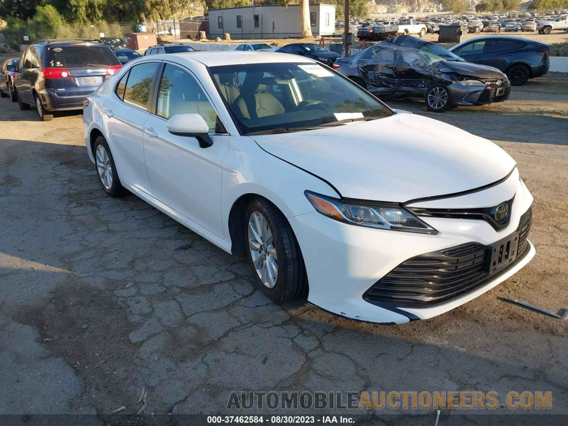 4T1B11HK2JU109485 TOYOTA CAMRY 2018