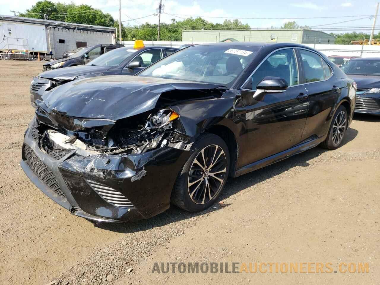 4T1B11HK2JU109891 TOYOTA CAMRY 2018