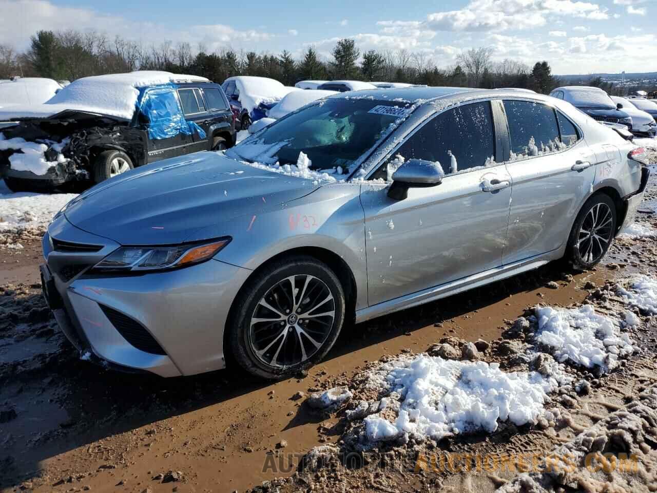 4T1B11HK2JU113441 TOYOTA CAMRY 2018